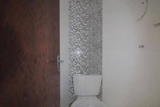 Banheiro de casa de condomínio à venda com 1 quarto, 42m² em Chácara Seis de Outubro, São Paulo