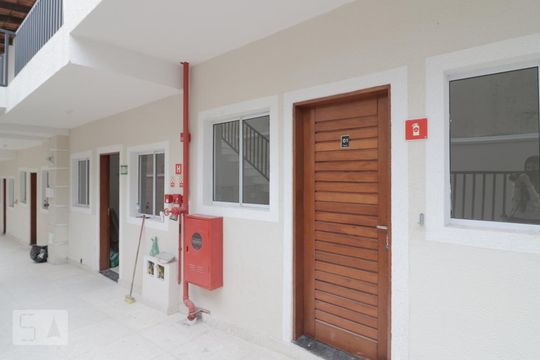 Fachada do bloco de casa de condomínio à venda com 1 quarto, 42m² em Chácara Seis de Outubro, São Paulo