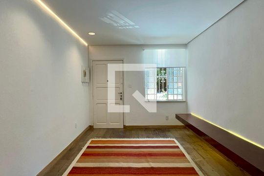 Sala de apartamento à venda com 2 quartos, 80m² em Jardim Paulistano, São Paulo