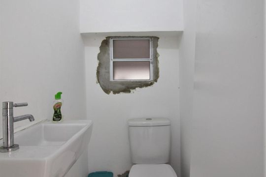 Lavabo de casa à venda com 3 quartos, 138m² em Jardim Monte Kemel, São Paulo