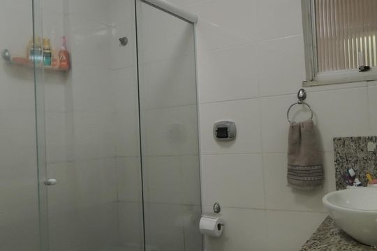 Banheiro  de apartamento à venda com 2 quartos, 90m² em Taquara, Rio de Janeiro