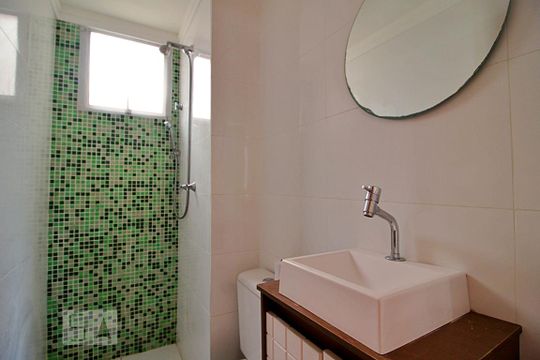 Banheiro de apartamento para alugar com 2 quartos, 40m² em Vila Lutécia, Santo André