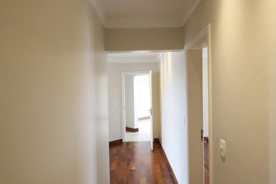 Corredor de apartamento à venda com 4 quartos, 283m² em Bosque da Saúde, São Paulo
