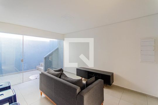 Sala de casa de condomínio para alugar com 3 quartos, 100m² em Vila Mariana, São Paulo