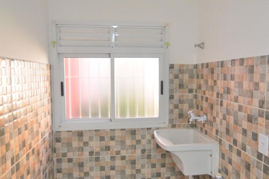 Área de serviço de apartamento para alugar com 2 quartos, 46m² em Igara, Canoas