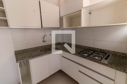 Cozinha de apartamento à venda com 2 quartos, 47m² em Icaraí, Niterói