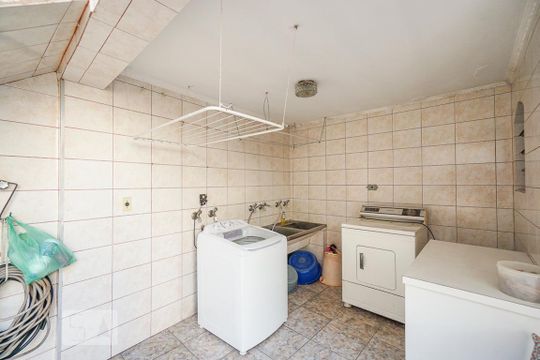 Área de serviço de casa para alugar com 3 quartos, 268m² em Jardim Anália Franco, São Paulo