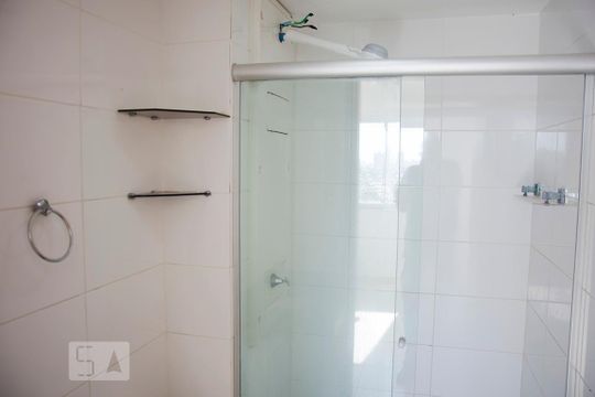 Banheiro de apartamento à venda com 1 quarto, 34m² em Samambaia Norte (samambaia), Brasília