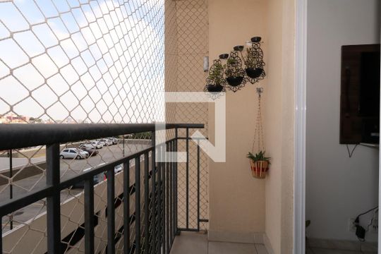 Sacada da Sala de apartamento à venda com 3 quartos, 59m² em Parque São Vicente, Mauá