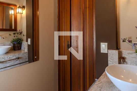 Lavabo de casa de condomínio à venda com 2 quartos, 240m² em Vila Conceição, Porto Alegre