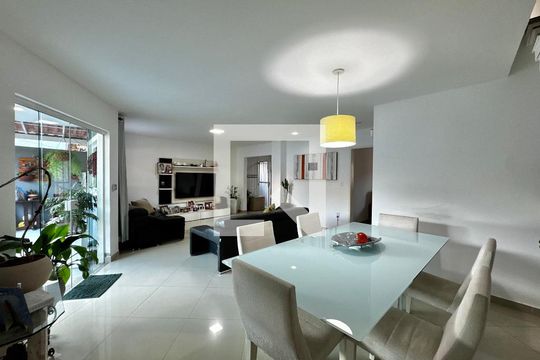 Sala de casa de condomínio à venda com 4 quartos, 220m² em Camorim, Rio de Janeiro
