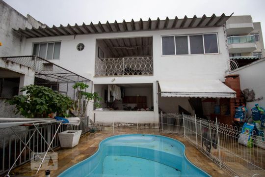 Casa dos Fundos de casa à venda com 4 quartos, 360m² em Curicica, Rio de Janeiro