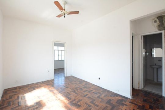 Sala de apartamento à venda com 2 quartos, 70m² em Vila da Penha, Rio de Janeiro