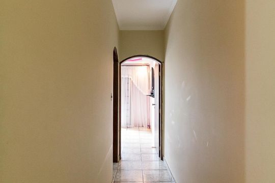 Corredor de casa à venda com 4 quartos, 250m² em Parque Continental Ii, Guarulhos
