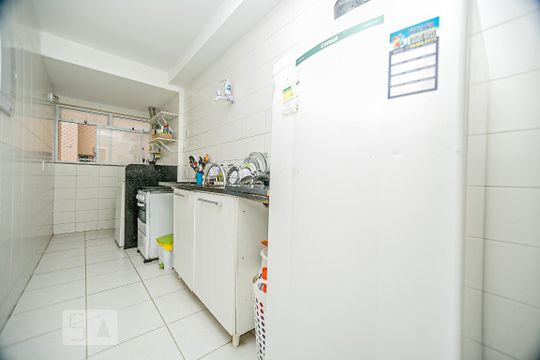 Cozinha de apartamento para alugar com 2 quartos, 60m² em Maceió, Niterói