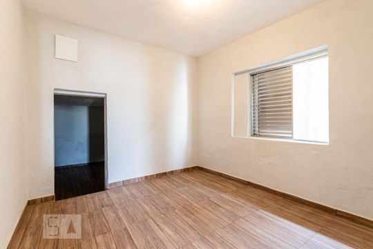 Sala de casa para alugar com 1 quarto, 70m² em Jardim Eliane, São Paulo
