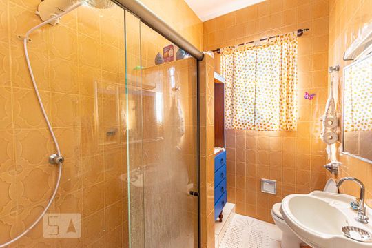 Banheiro Social de casa de condomínio à venda com 2 quartos, 110m² em Santa Rosa, Niterói
