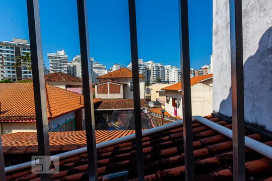 Vista da Sala de casa de condomínio à venda com 2 quartos, 110m² em Santa Rosa, Niterói