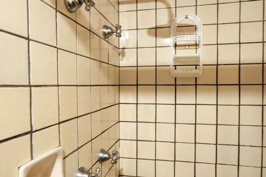 Banheiro de kitnet/studio para alugar com 1 quarto, 38m² em Cerqueira César, São Paulo