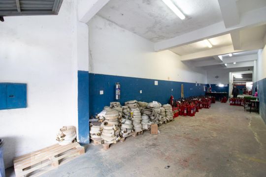 Garagem de casa à venda com 4 quartos, 300m² em Vila Augusta, Guarulhos