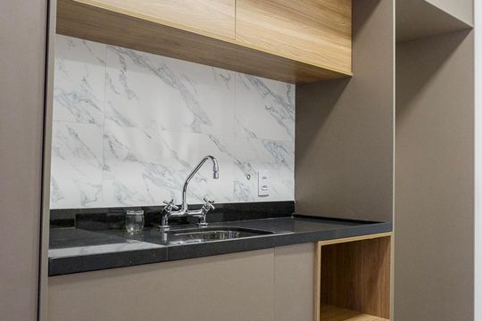 Cozinha de apartamento para alugar com 1 quarto, 30m² em Pinheiros, São Paulo