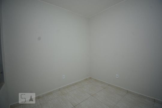 Quarto 1 de apartamento para alugar com 2 quartos, 50m² em Samambaia Sul (samambaia), Brasília
