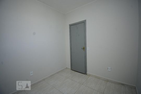 Quarto 1 de apartamento para alugar com 2 quartos, 50m² em Samambaia Sul (samambaia), Brasília