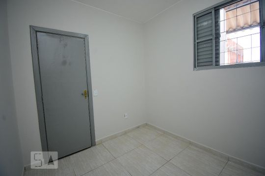 Quarto 1 de apartamento para alugar com 2 quartos, 50m² em Samambaia Sul (samambaia), Brasília