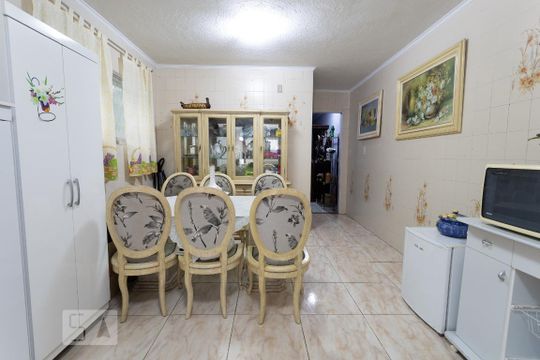 Cozinha de casa à venda com 2 quartos, 150m² em Jardim Teresa, São Paulo