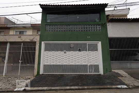Fachada de casa à venda com 2 quartos, 150m² em Jardim Teresa, São Paulo