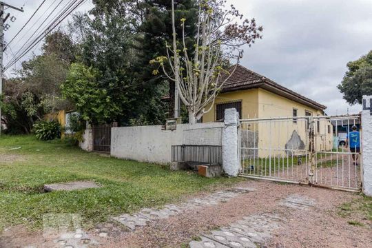 Fachada de casa à venda com 2 quartos, 80m² em Nonoai, Porto Alegre