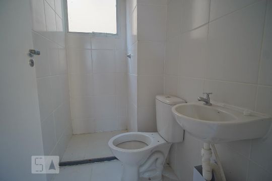 Banheiro de apartamento para alugar com 2 quartos, 52m² em Estância Velha, Canoas