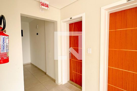 Hall social de apartamento para alugar com 2 quartos, 78m² em Ingleses do Rio Vermelho, Florianópolis