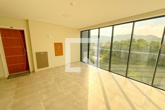 Hall social de apartamento para alugar com 2 quartos, 78m² em Ingleses do Rio Vermelho, Florianópolis