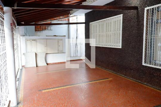 Garagem de casa à venda com 3 quartos, 200m² em Centro, Osasco