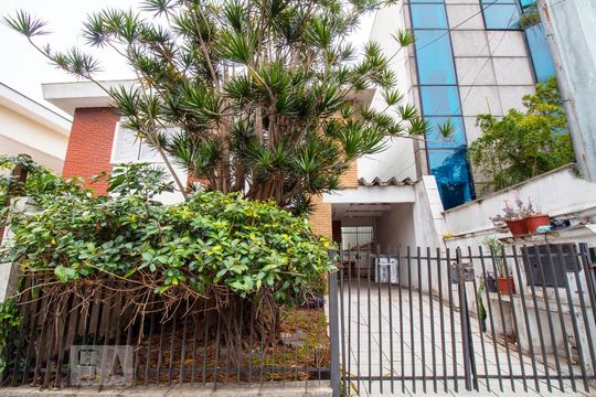 Fachada de casa à venda com 4 quartos, 196m² em Jabaquara, São Paulo