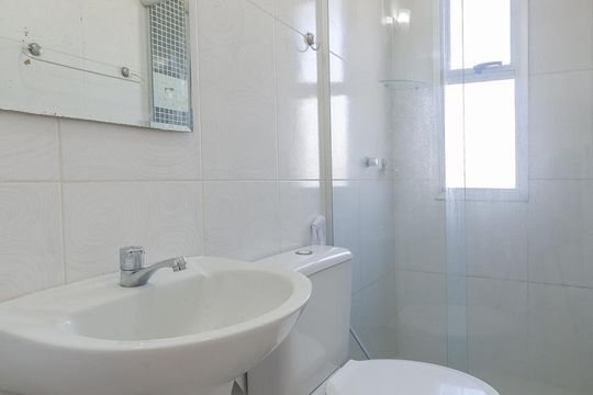 Banheiro da Suíte de apartamento para alugar com 2 quartos, 60m² em Boca do Rio, Salvador