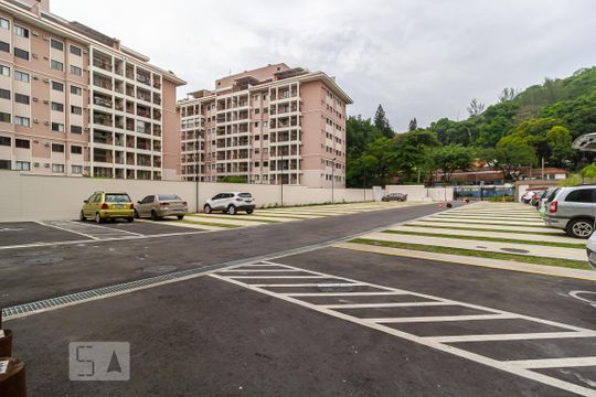 Garagem de apartamento para alugar com 2 quartos, 46m² em Taquara, Rio de Janeiro