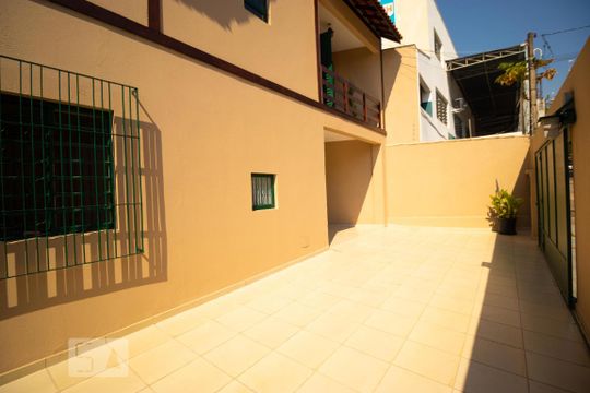 Quintal de casa à venda com 5 quartos, 247m² em Jardim Nilópolis, Campinas