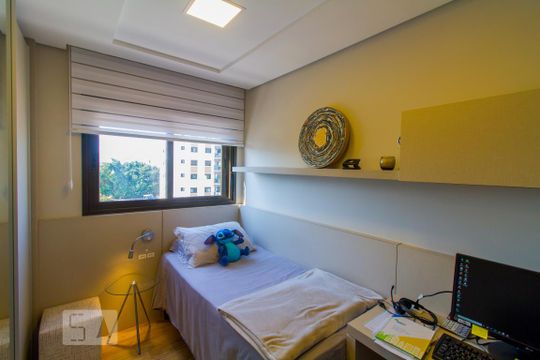 Quarto 2 de apartamento para alugar com 2 quartos, 60m² em Coqueiros, Florianópolis