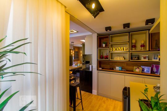Sacada de apartamento para alugar com 2 quartos, 60m² em Coqueiros, Florianópolis