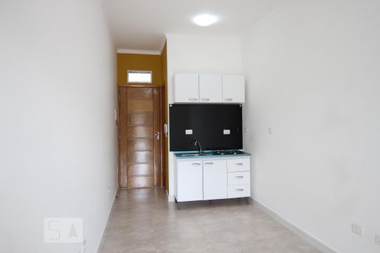 Cozinha de kitnet/studio para alugar com 1 quarto, 17m² em Jardim Sao Roberto, São Paulo
