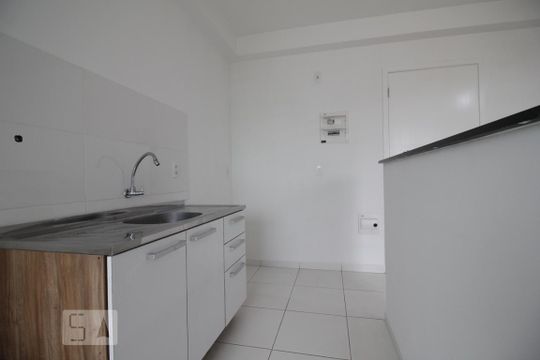 Cozinha de apartamento para alugar com 2 quartos, 50m² em Jardim Umarizal, São Paulo