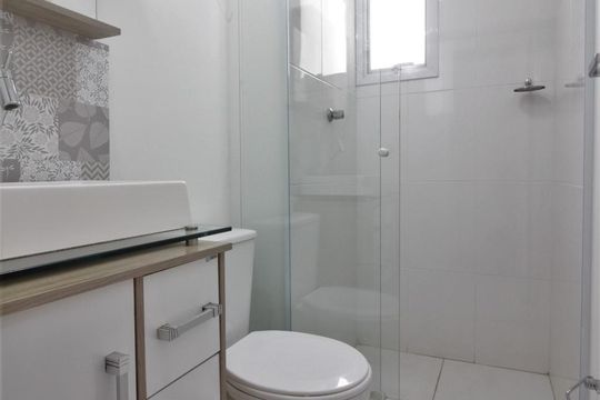 Banheiro de apartamento para alugar com 2 quartos, 50m² em Jardim Umarizal, São Paulo