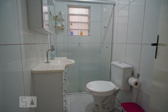 Suite - Banheiro de casa à venda com 4 quartos, 140m² em Bairro Fátima, Canoas