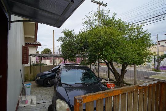Pátio de casa à venda com 4 quartos, 140m² em Bairro Fátima, Canoas