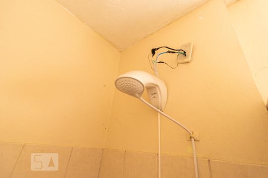 Chuveiro de apartamento para alugar com 2 quartos, 41m² em Igara, Canoas