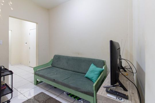 Sala de apartamento para alugar com 1 quarto, 55m² em Santa Cecília, Porto Alegre