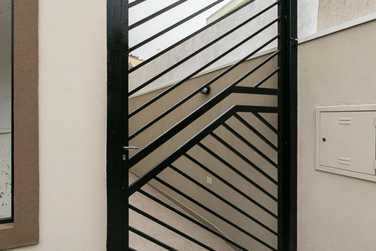Área Comum - Portão de casa de condomínio para alugar com 1 quarto, 40m² em Chácara Mafalda, São Paulo
