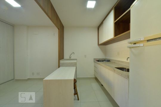 Cozinha de apartamento à venda com 1 quarto, 28m² em Setor de Habitações Individuais Norte, Brasília